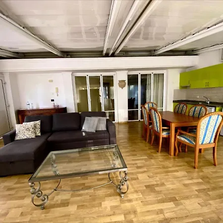 Διαμέρισμα 2 Liberty Suites *